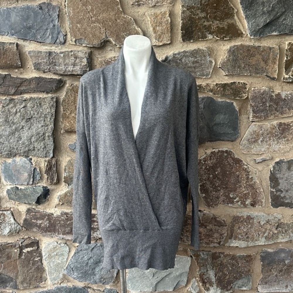 Vince 100% Cashmere Wrap Front Long Sleeve Sweater Grey size medium